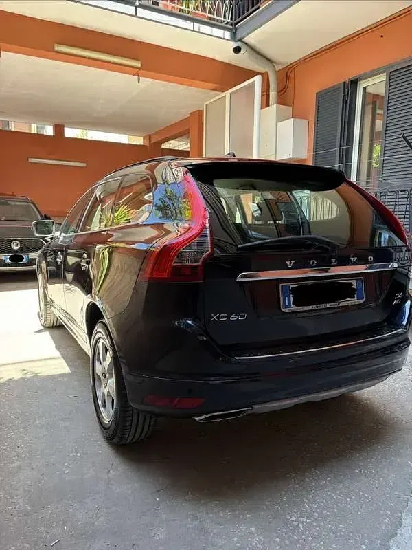 Usata Volvo XC60 190 CV (139 kW) 2016 Blu SUV