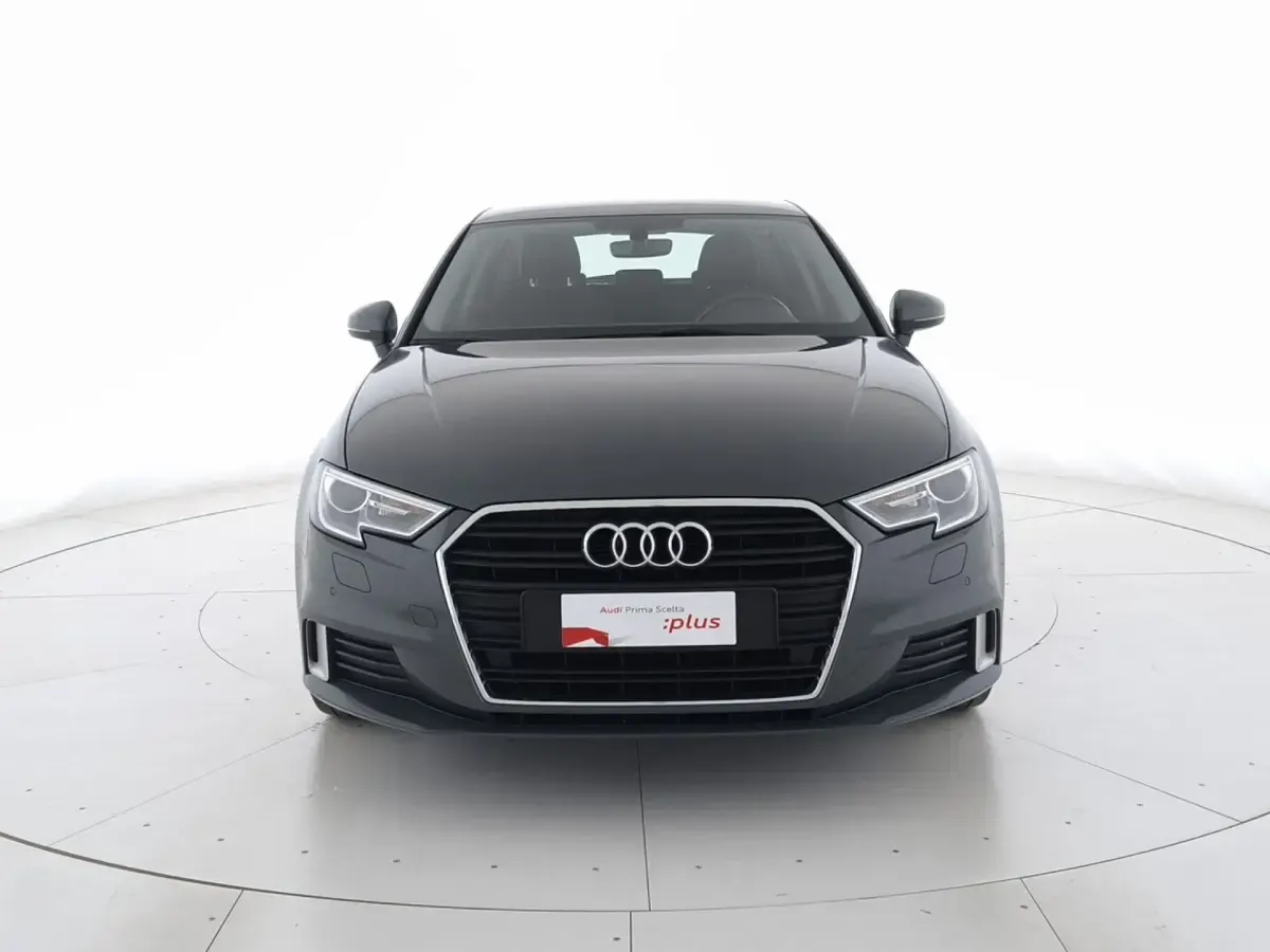 Usata Audi A3 Sport 150 CV (110 kW) 2020 Grigio nano metallizzato Berlina