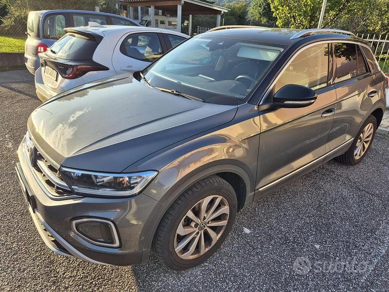 Grigio Usata 2022 VW T-Roc SUV | 21.000 € (Cara) - Immagine 1/4