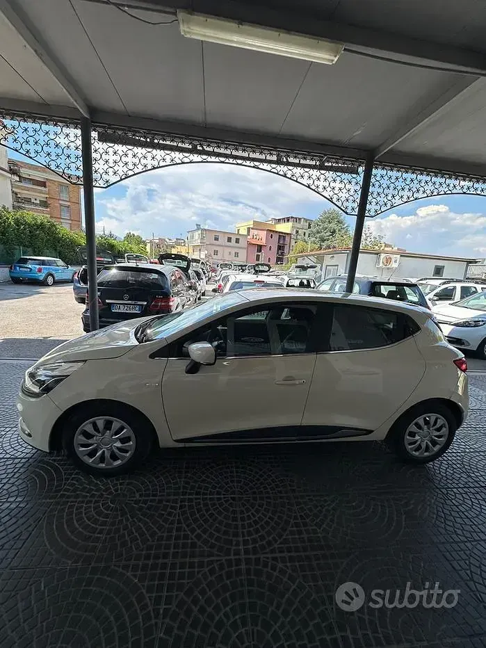 Usata Renault Clio IV 90 CV (66 kW) 2017 Beige Berlina