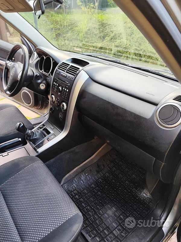 Usata Suzuki Vitara 109 CV (80 kW) 2008 Grigio SUV