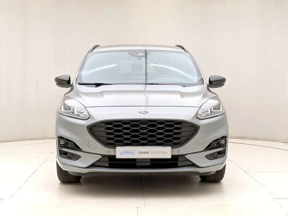 Usata Ford Kuga ST-Line 152 CV (111 kW) 2022 Grigio SUV