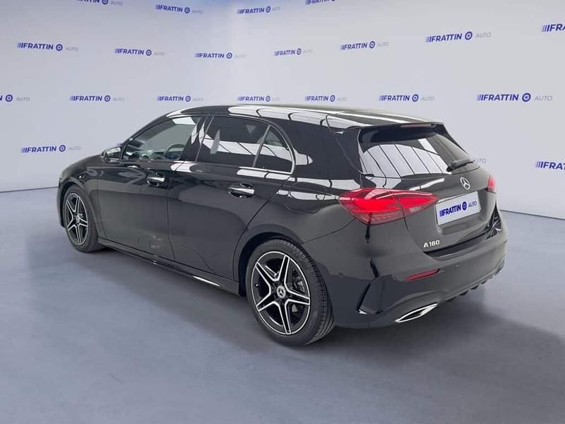 Usado Mercedes A180 Advanced Plus 136 CV (100 kW) 2025 Negro Utilitario