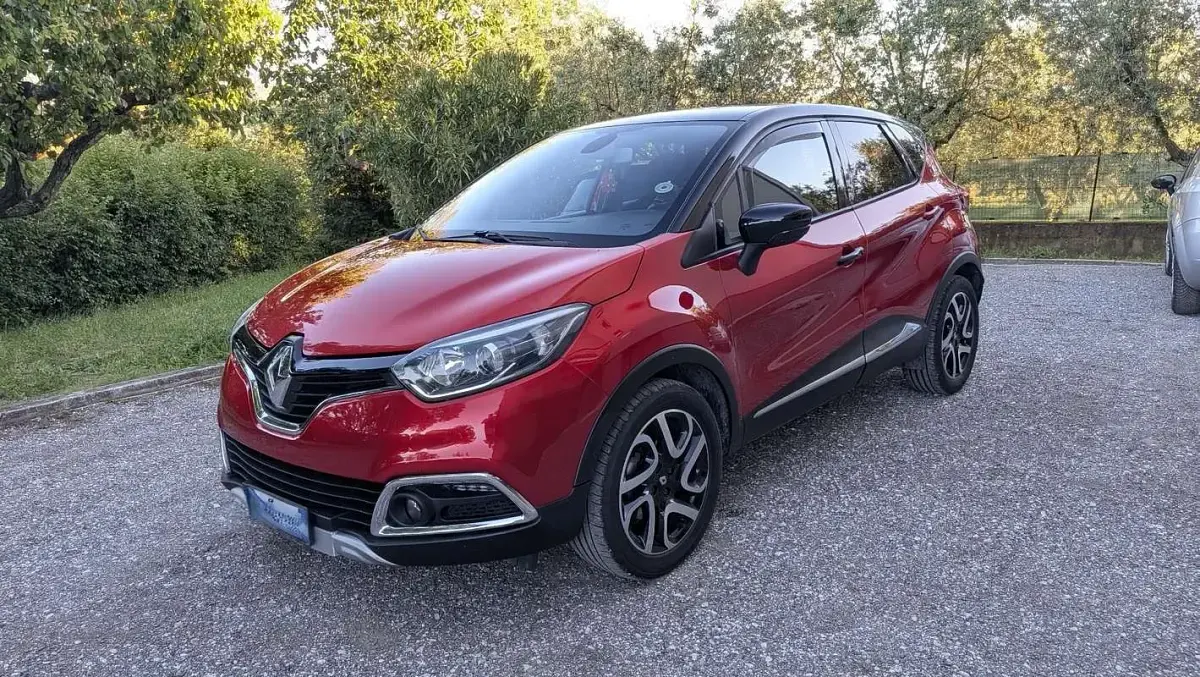 Usata Renault Captur 90 CV (66 kW) 2015 Rosso SUV
