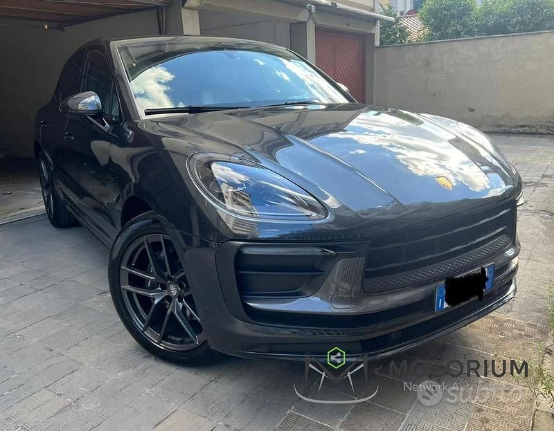 Usata Porsche Macan Turbo 265 CV (194 kW) 2022 Nero SUV