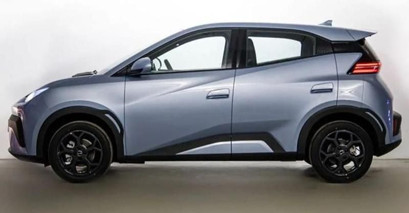 Nuova BYD Dolphin Surf Active 65 kW (89 CV) 2026 Ice blue Utilitaria
