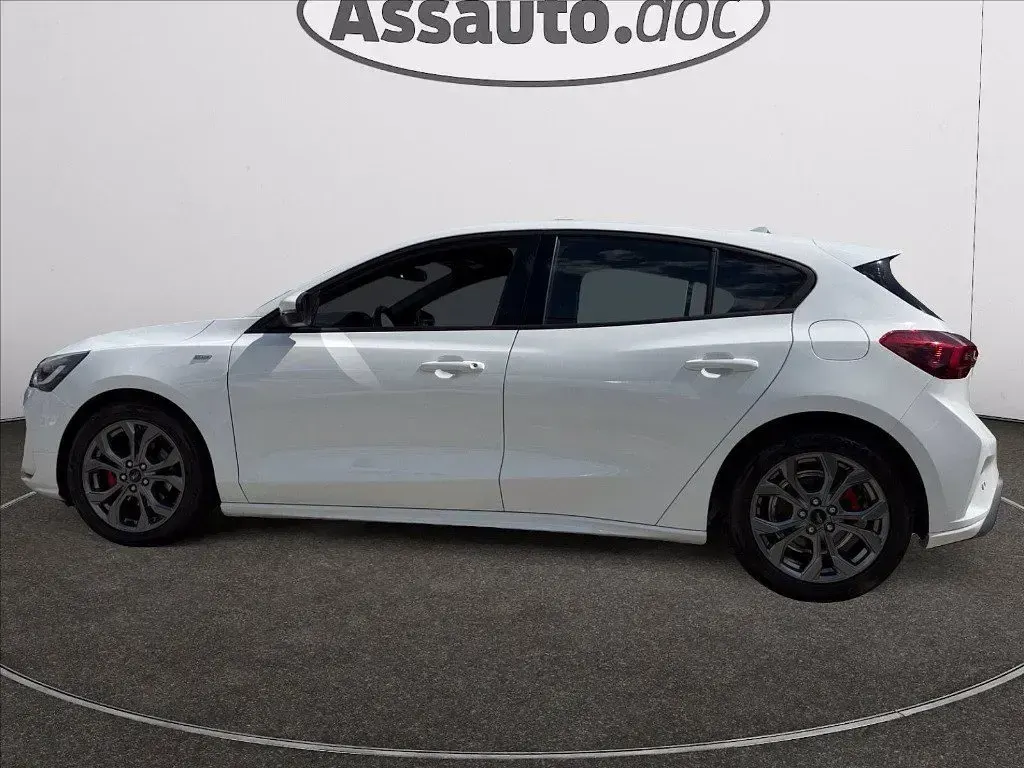 Usata Ford Focus ST-Line 125 CV (91 kW) 2023 Bianco pastello Berlina