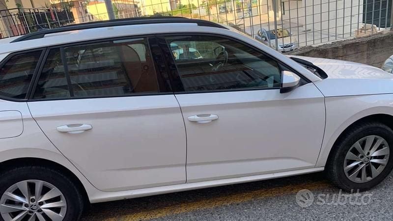 Bianco Usata 2023 Skoda Kamiq Ambition SUV | 15.500 € (Super prezzo) - Immagine 1/3