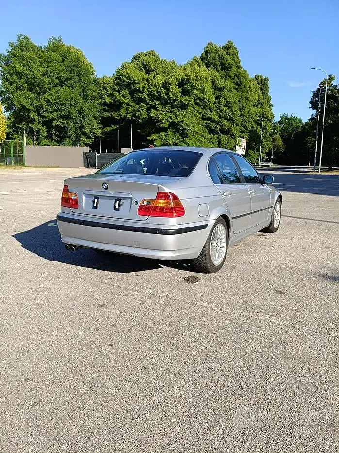 Usata BMW 330 160 CV (117 kW) 2002 Grigio Berlina