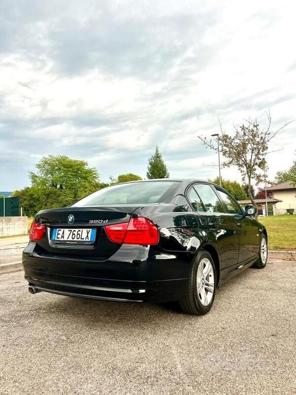 Usata BMW 320 184 CV (135 kW) 2010 Nero Berlina
