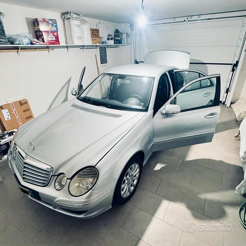 Usata Mercedes E220 Elegance 2006 Berlina