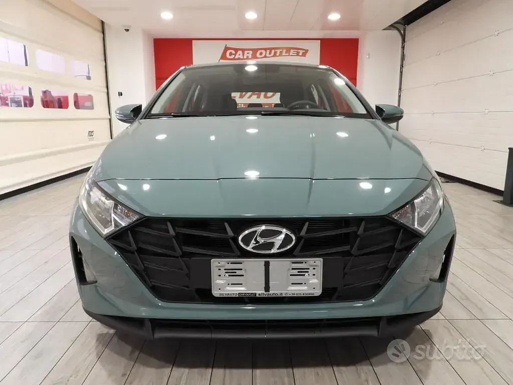 Nuova Hyundai i20 90 CV (66 kW) 2026 Mangroove green Utilitaria
