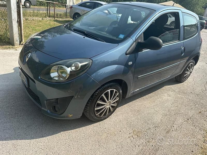 Grigio Usata 2009 Renault Twingo Due volumi | 2500 € (Ottimo prezzo) - Immagine 1/4