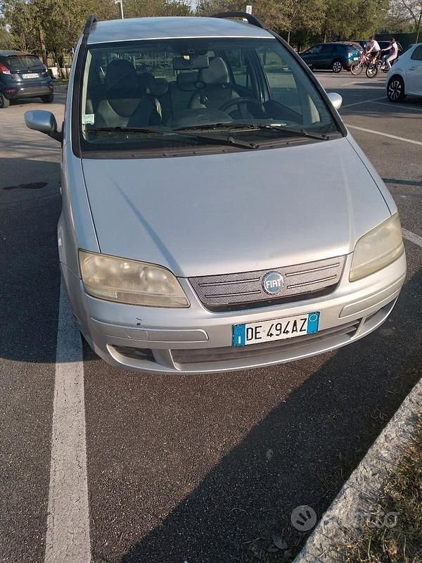 Usata Fiat Idea 90 CV (66 kW) 2006 Grigio Monovolume