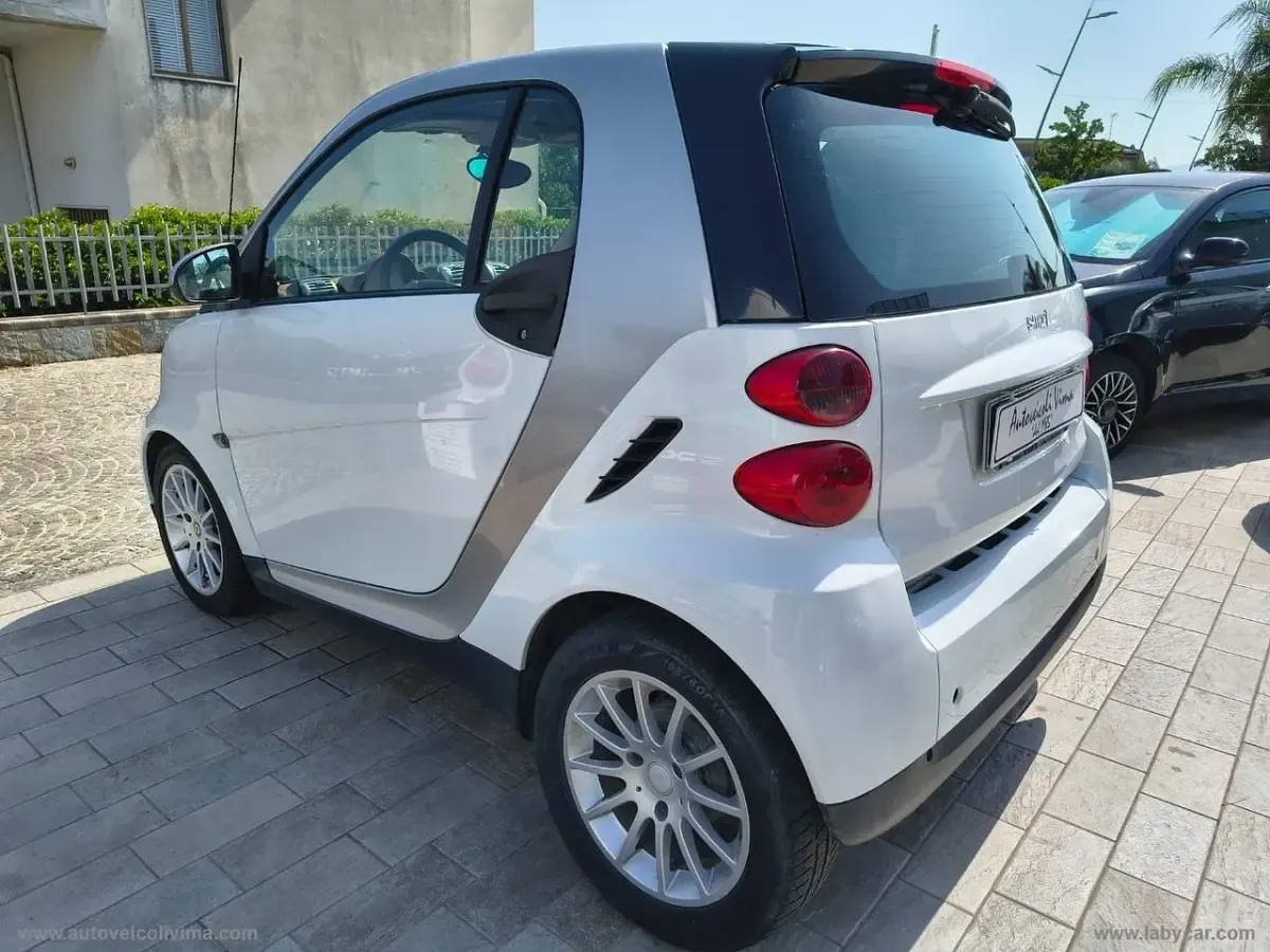 Usata Smart ForTwo Coupé Passion 70 CV (51 kW) 2008 Bianco Coupé