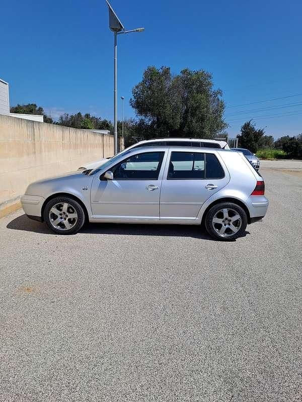 Usata VW Golf IV Highline 110 CV (80 kW) 2001 Berlina