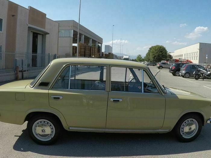 Usata Fiat 124 76 CV (55 kW) 1973 Verde Berlina