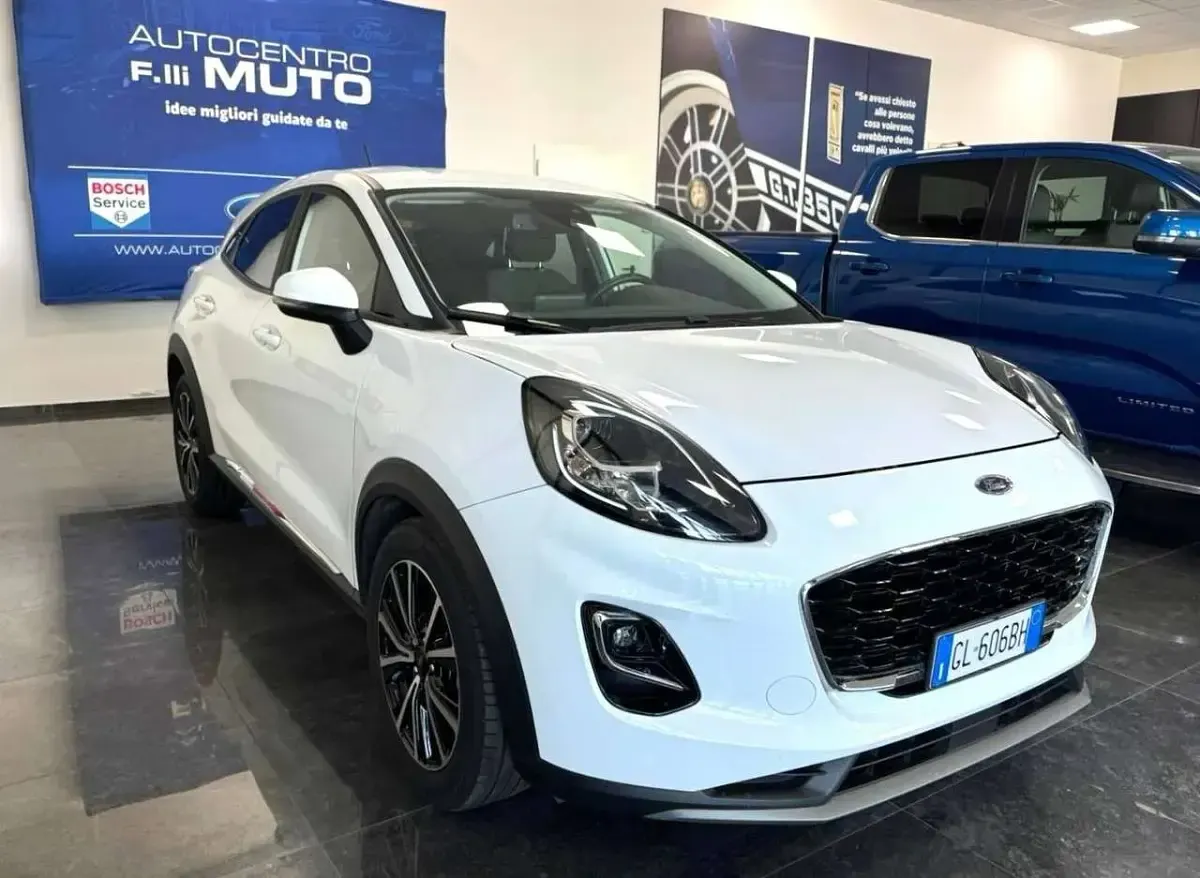 Usata Ford Puma Titanium 125 CV (91 kW) 2022 Frozen white SUV