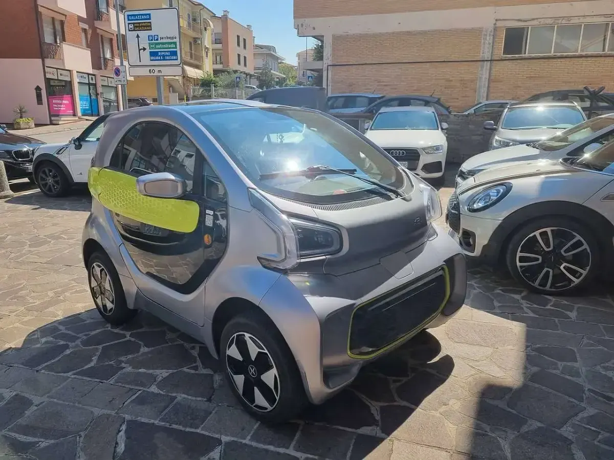 Usata XEV Yoyo 2022 Argento Utilitaria