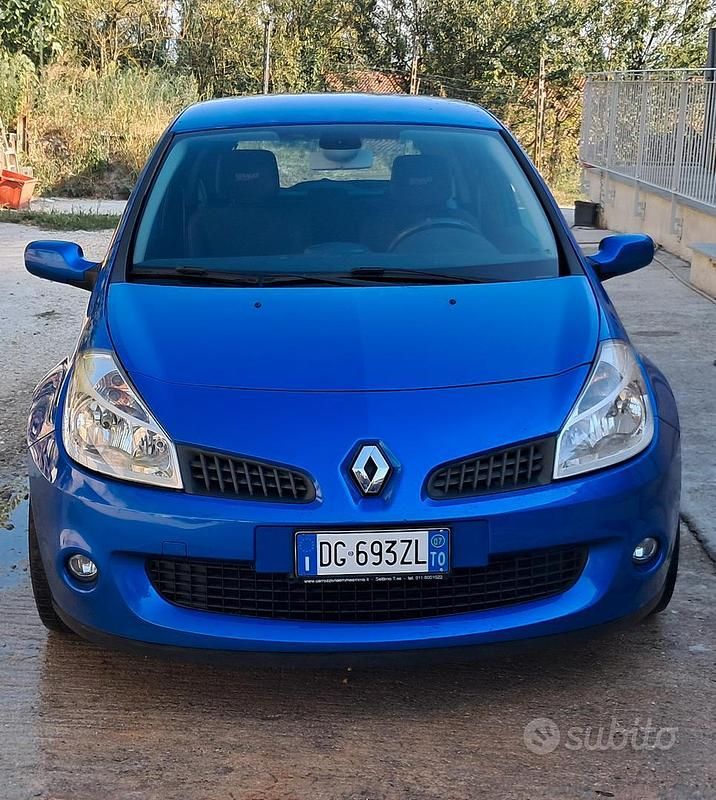 Usata Renault Clio II R.S. 200 CV (147 kW) 2007 Blu Berlina
