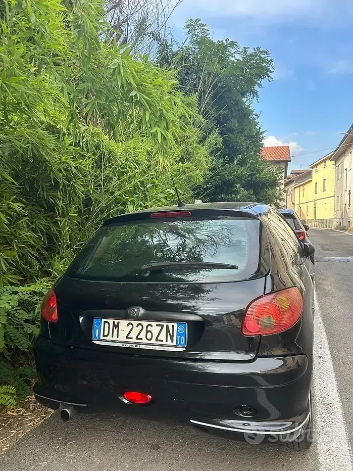 Usata Peugeot 206 75 CV (55 kW) 2005 Nero Berlina
