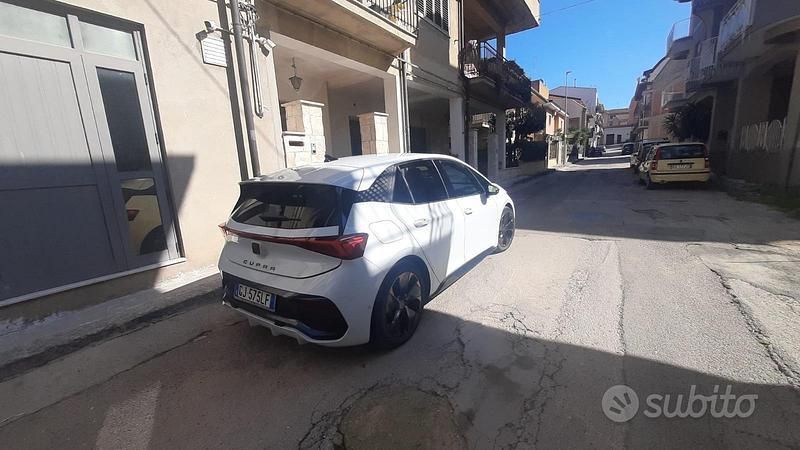 Usata Cupra Born 69 kW (95 CV) 2022 Bianco Utilitaria