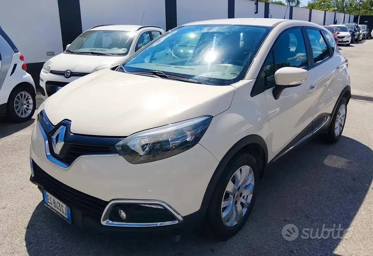 Usata Renault Captur 90 CV (66 kW) 2013 Beige SUV