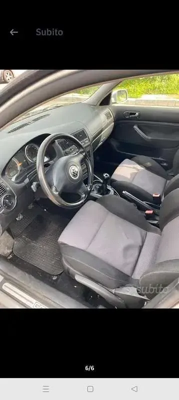 Usata VW Golf IV 105 CV (77 kW) 2002 Berlina