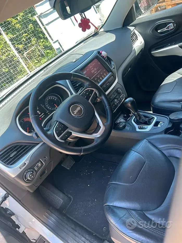 Usata Jeep Cherokee Night Eagle 185 CV (136 kW) 2018 Bianco SUV