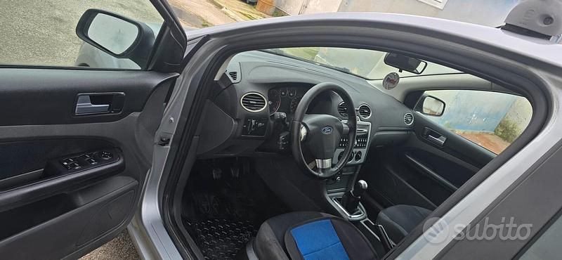 Usata Ford Focus S 90 CV (66 kW) 2006 Grigio Station wagon