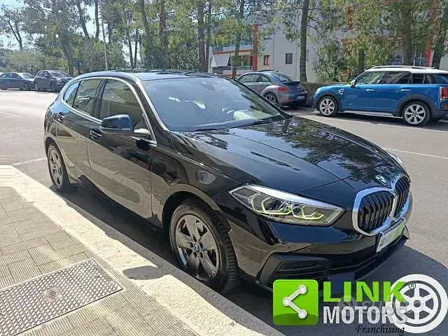 Usata BMW 118 Advantage 150 CV (110 kW) 2021 Nero Berlina