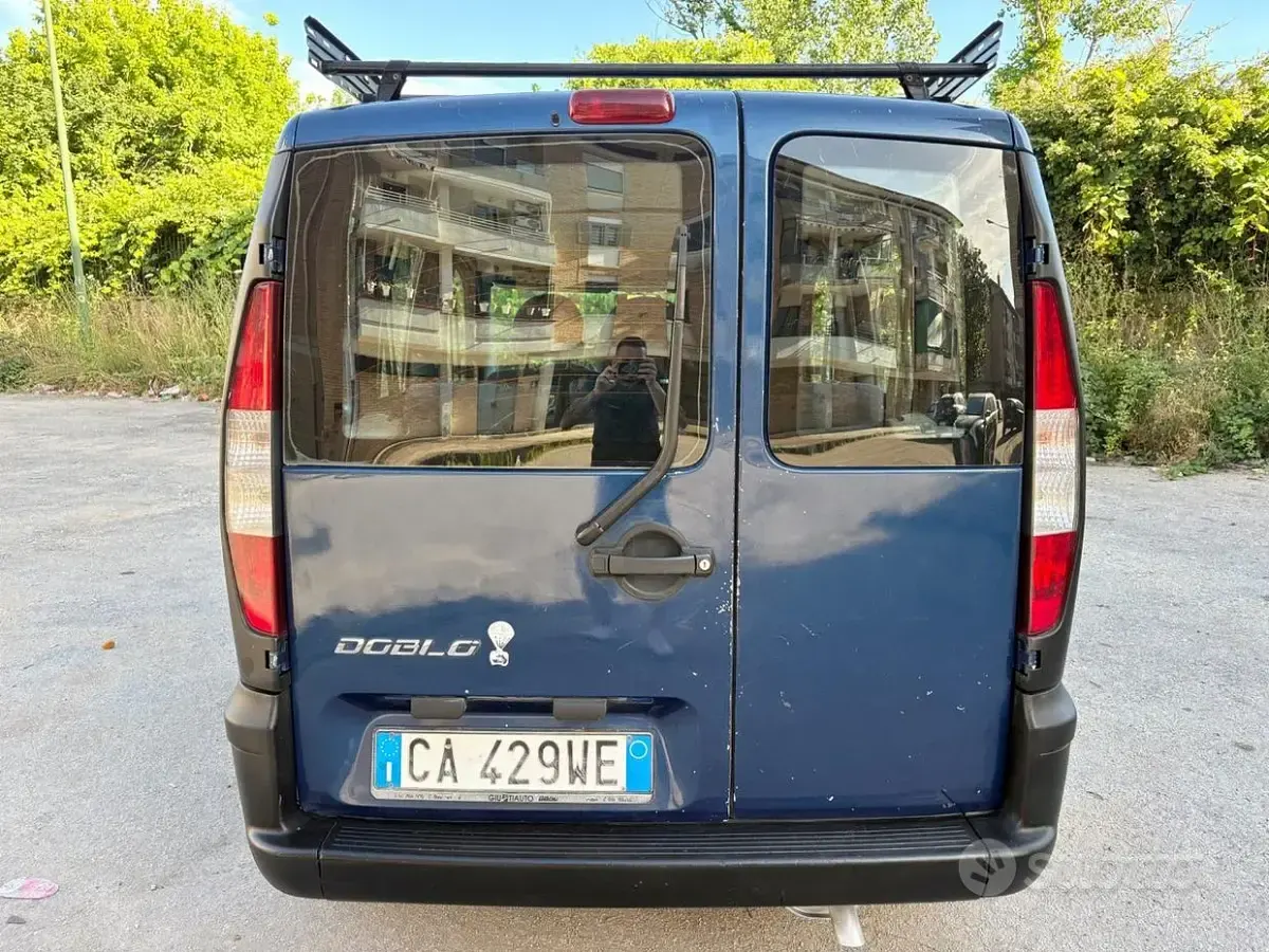 Usata Fiat Doblò 101 CV (74 kW) 2003 Blu Monovolume