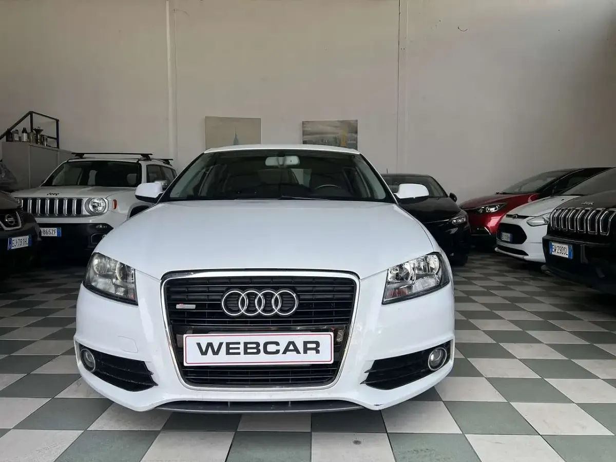 Usata Audi A3 Sportback Ambition 105 CV (77 kW) 2011 Bianco Utilitaria