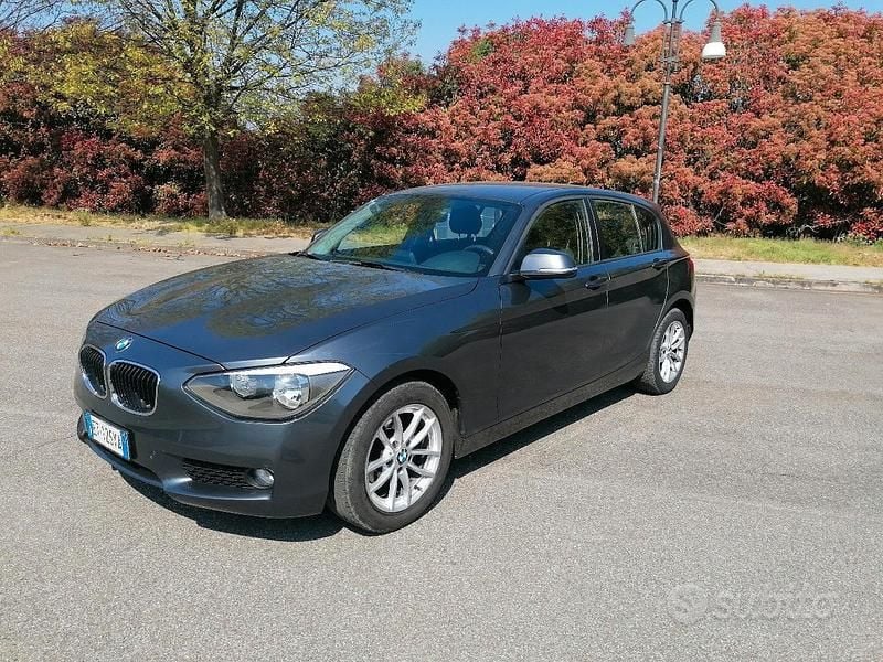 Usata BMW 116 Sport Line 116 CV (85 kW) 2014 Grigio Utilitaria