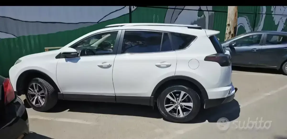Usata Toyota RAV4 128 CV (94 kW) 2016 Bianco SUV