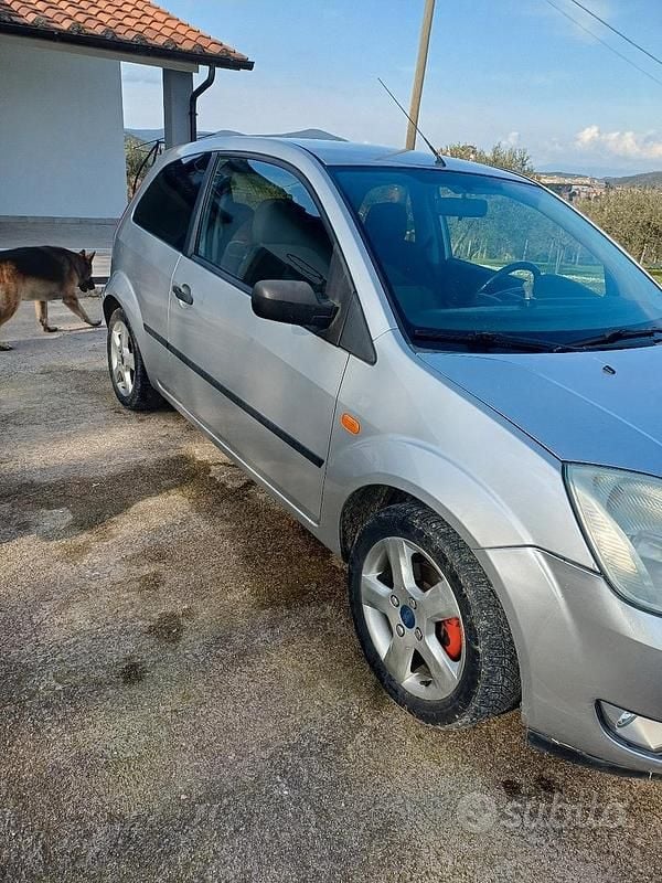 Usata Ford Fiesta 2004 Utilitaria