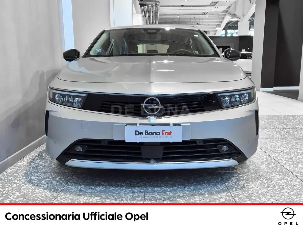 Usata Opel Astra Edition 110 CV (80 kW) 2023 Grigio Utilitaria