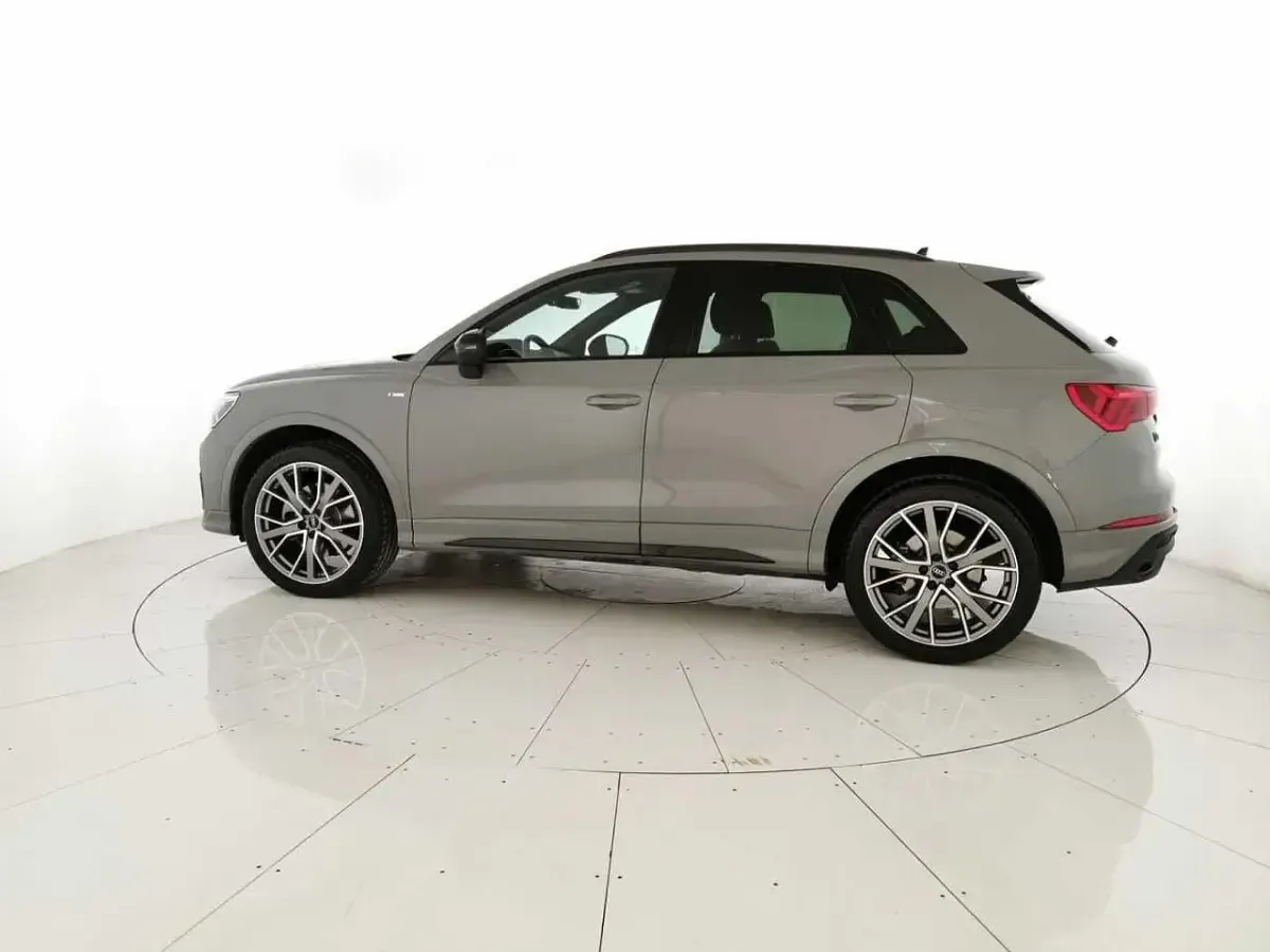 Usata Audi Q3 Design 190 CV (139 kW) 2023 Grigio SUV