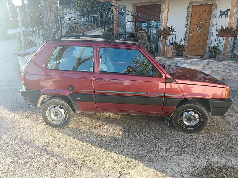 Usata Fiat Panda 4x4 54 CV (39 kW) 1998 Rosso Utilitaria