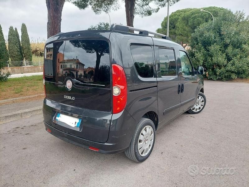 Usata Fiat Doblò Dynamic 105 CV (77 kW) 2011 Nero Monovolume