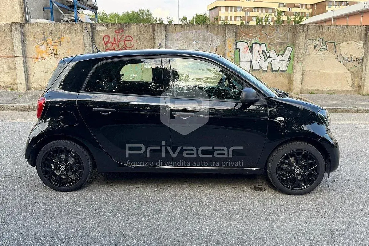 Usado Smart ForFour Passion 90 CV (66 kW) 2018 Negro Utilitario