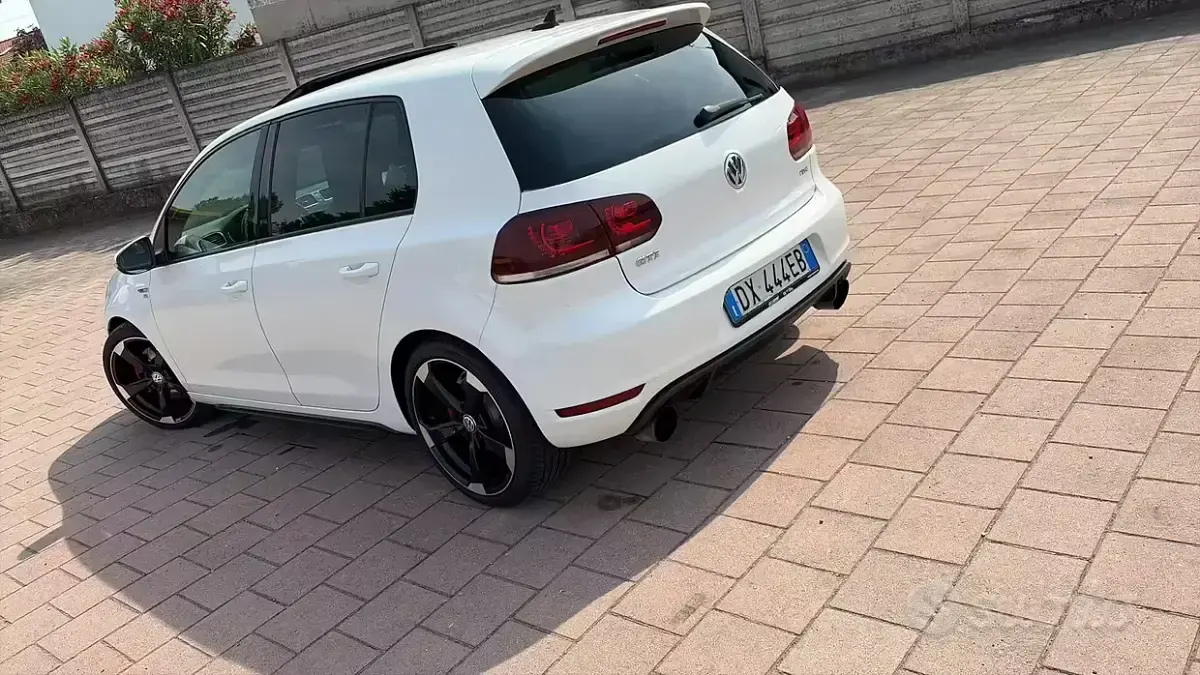 Usata VW Golf VI GTI 210 CV (154 kW) 2009 Bianco Utilitaria