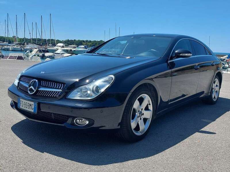 Nero Usata 2007 Mercedes CLS320 Tre volumi | 11.000 € (Buon prezzo) - Immagine 1/4