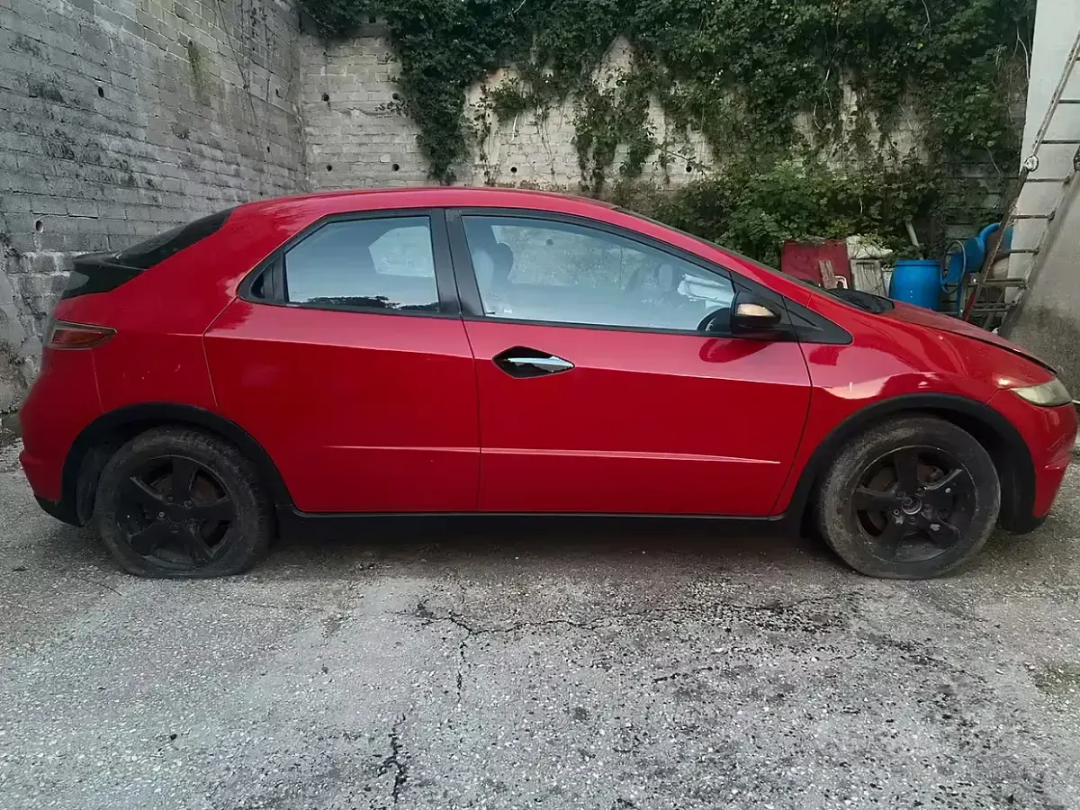 Usata Honda Civic 83 CV (61 kW) 2006 Rosso Berlina