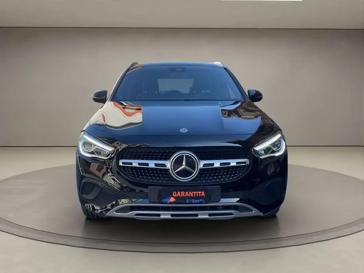 Usata Mercedes GLA180 116 CV (85 kW) 2022 Nero SUV