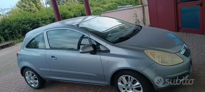 Usata Opel Corsa 80 CV (58 kW) 2007 Grigio Coupé