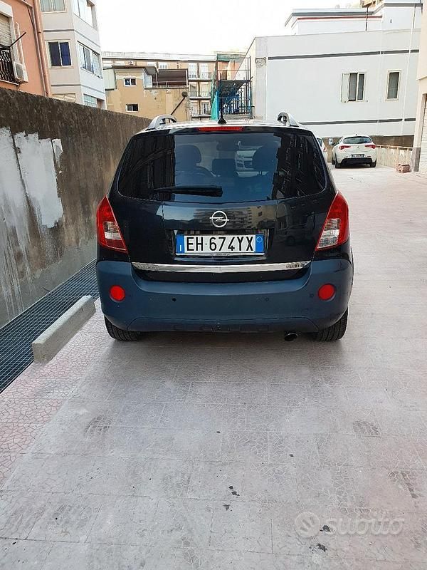 Usata Opel Antara 163 CV (119 kW) 2011 Nero SUV