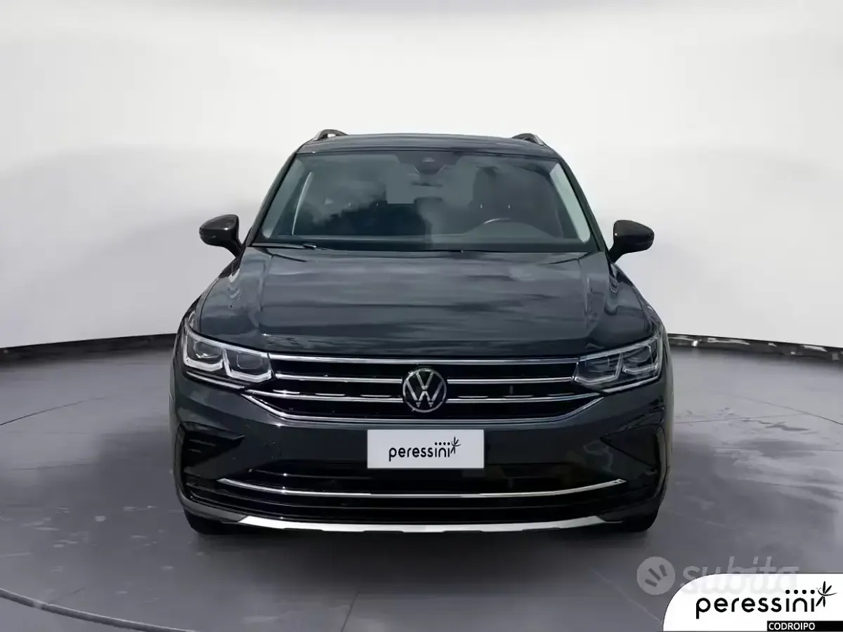 Gebraucht VW Tiguan Elegance 150 PS (110 kW) 2023 Grau SUV