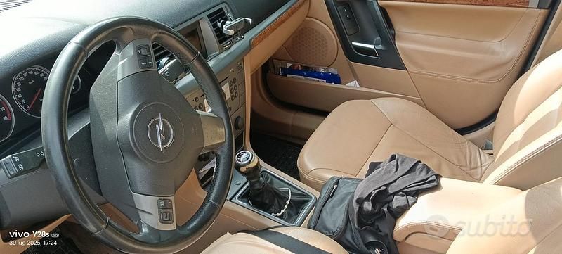 Usata Opel Vectra 116 CV (85 kW) 2005 Nero Berlina