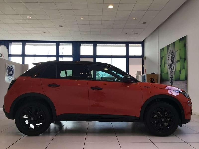 Nuova Fiat 600 Sport 110 CV (80 kW) 2026 Arancione SUV